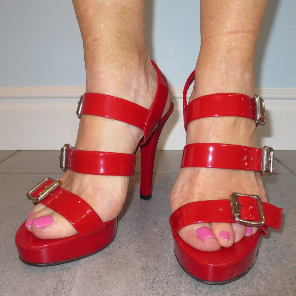 1 WEEK LAST CHANCE MICHAEL KORS, Red Strap & Buckle High Heel Platform Sandals